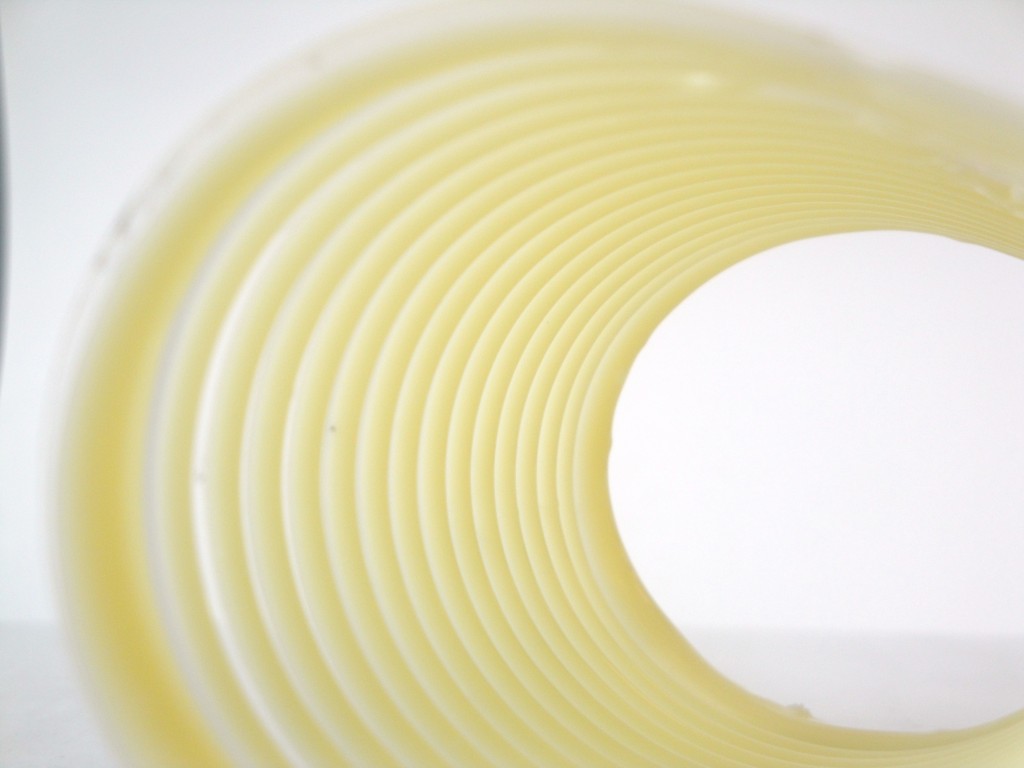 Tempered white chocolate decor