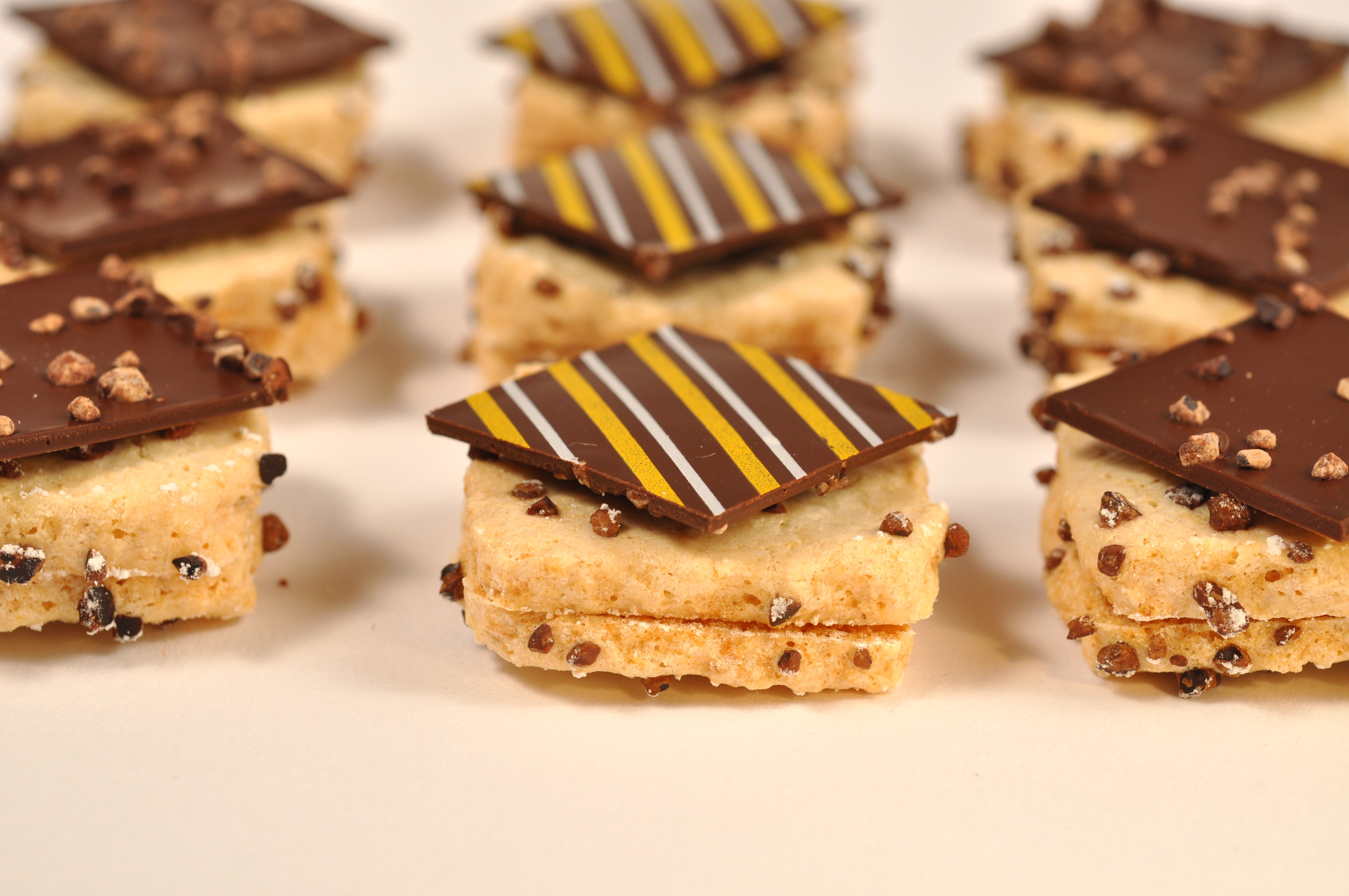 Petit Four Sec